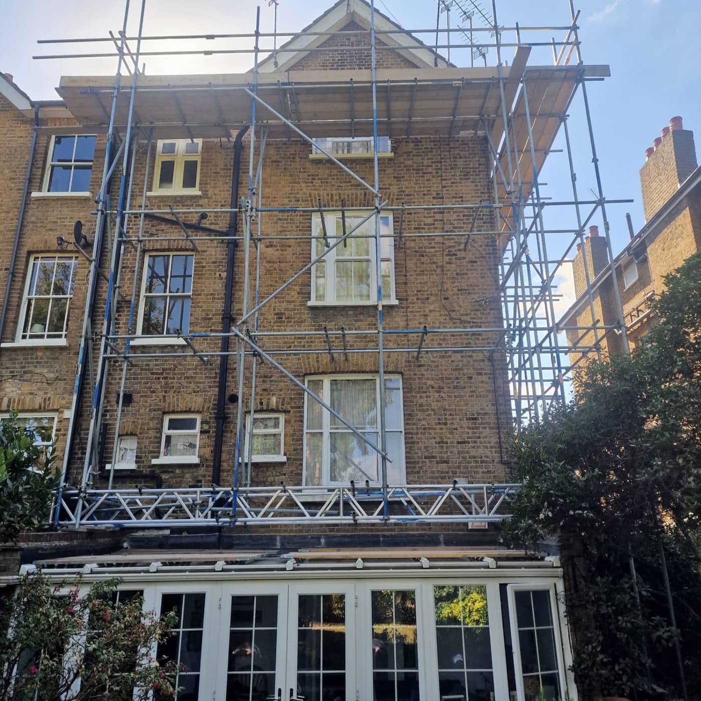Domestic scaffold on a Victorian terrace in the Thames Valley